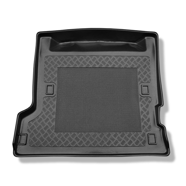 Méretre készült csomagtérszőnyegek: Nissan Patrol GR II Y61 SUV (1998-2010) - 5/7 hely; harmadik sor felnyitott